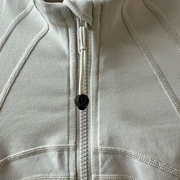 LULULEMON DEFINE JACKET IN LIMITED EDITION COLOUR “WHITE OPAL” - Picture 4 of 5